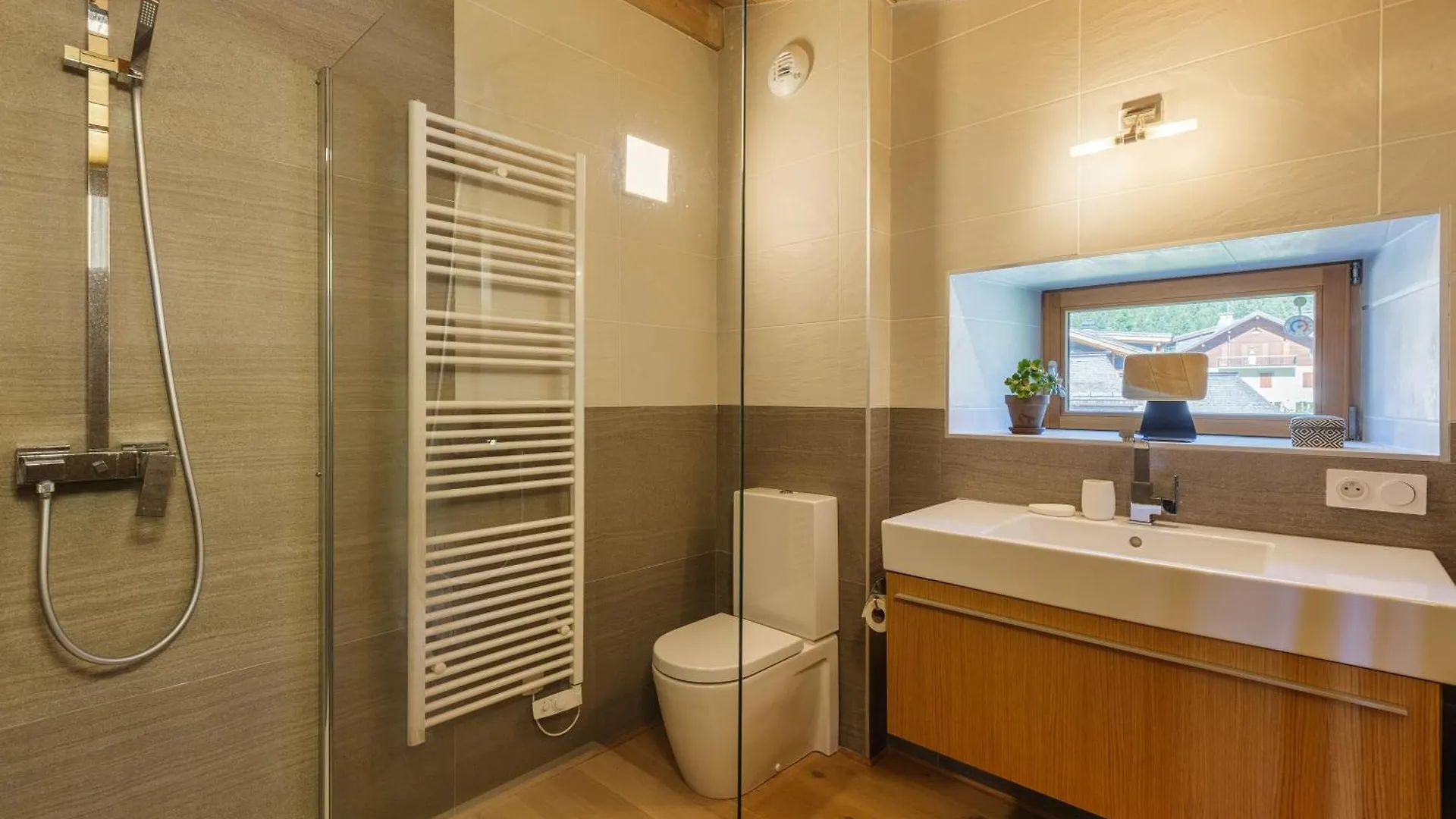 Chalet Plein Centre - Savoyard Moderne - Happy Rentals Chamonix