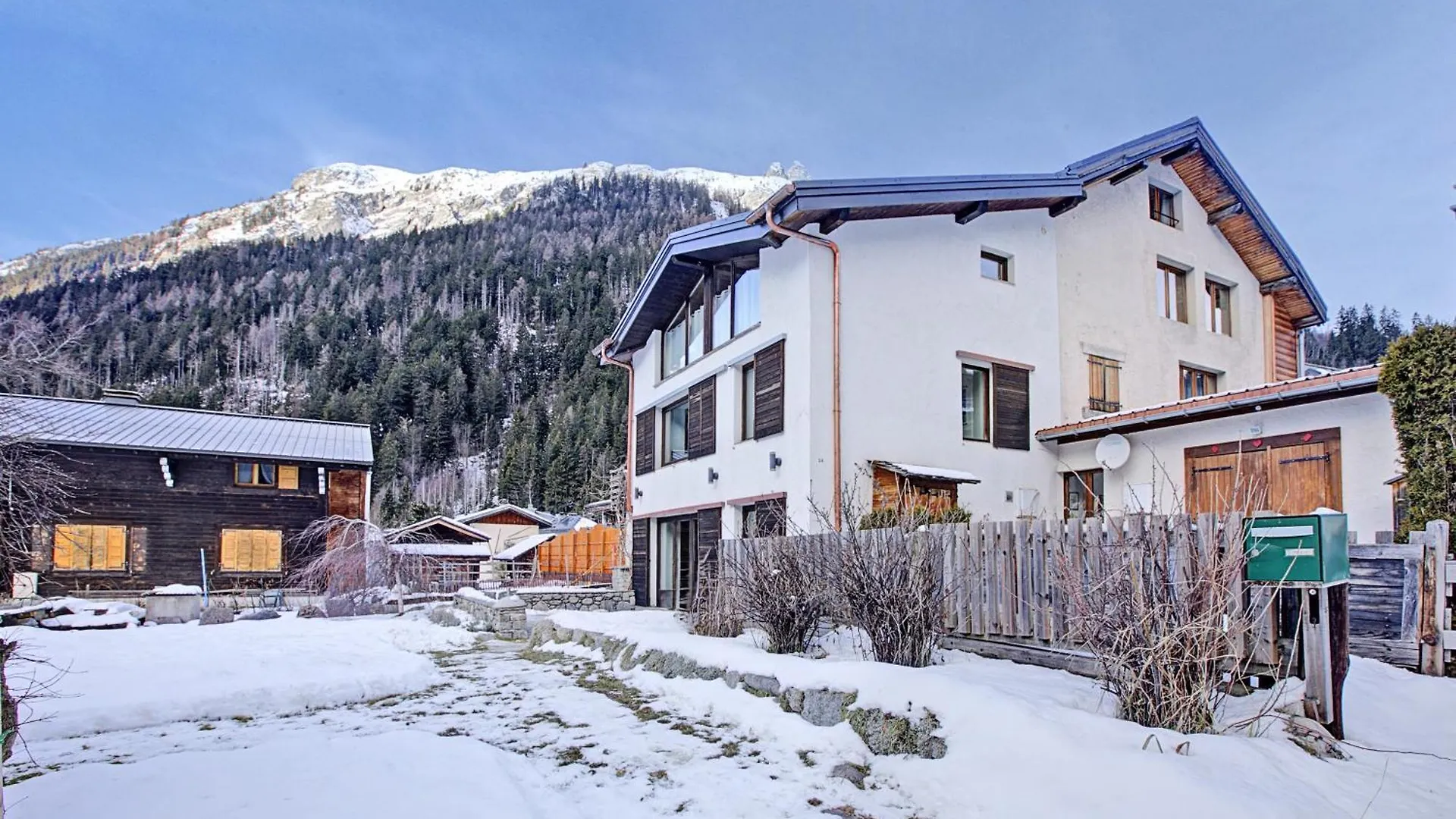 Chalet Plein Centre - Savoyard Moderne - Happy Rentals Chamonix